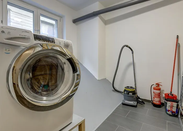 Zentrale Design Wohnung In Ufernaehe - 105 Qm - Parkplatz - Kueche - Netflix