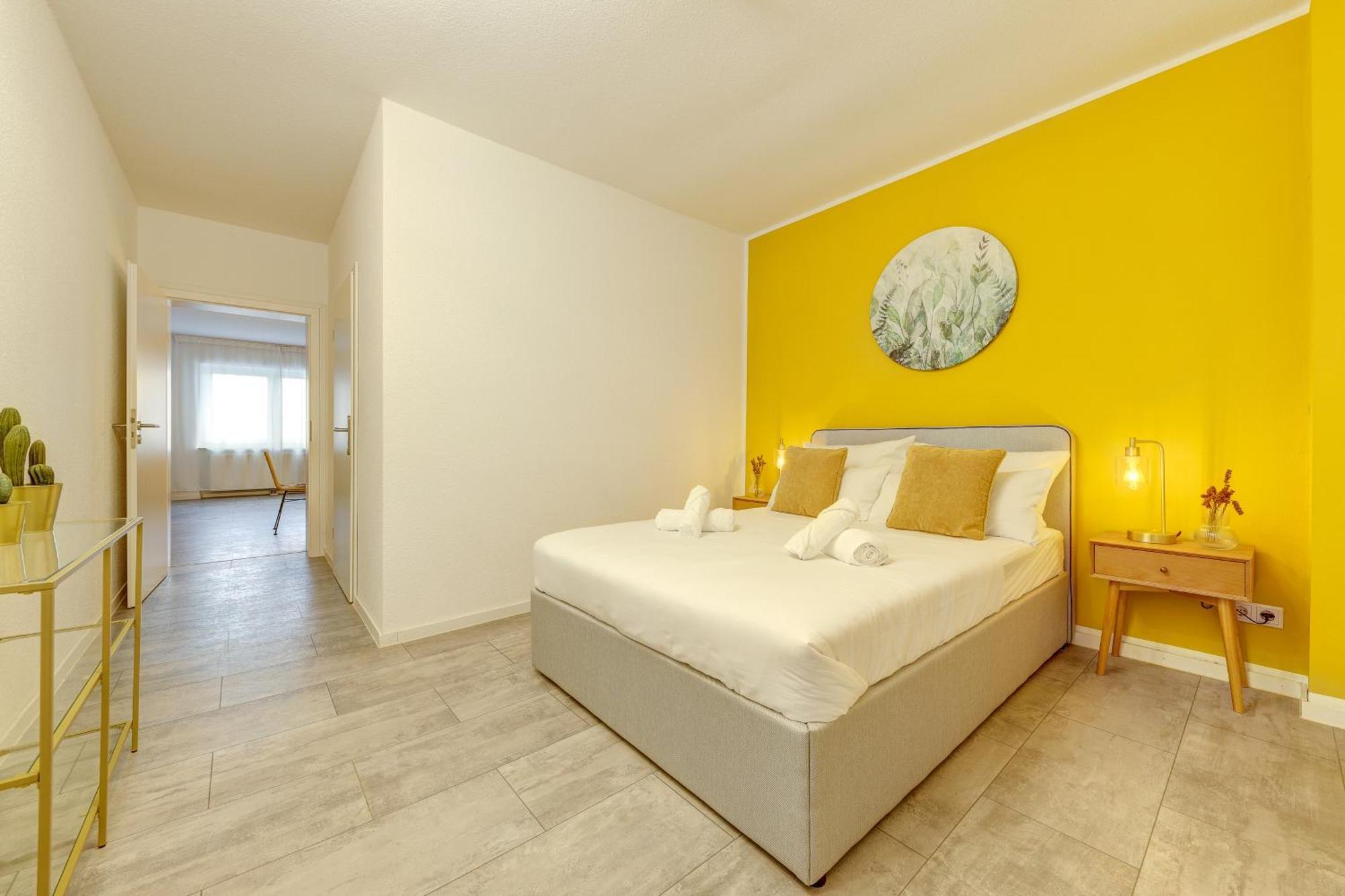 Appartement Zentrale Design In Ufernaehe - 105 Qm - Parkplatz - Kueche - Netflix